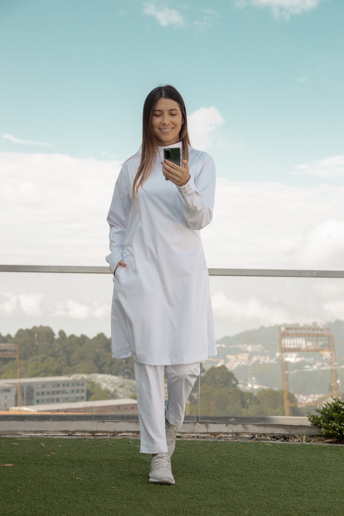 Renacer - Bata de Protección Femenina