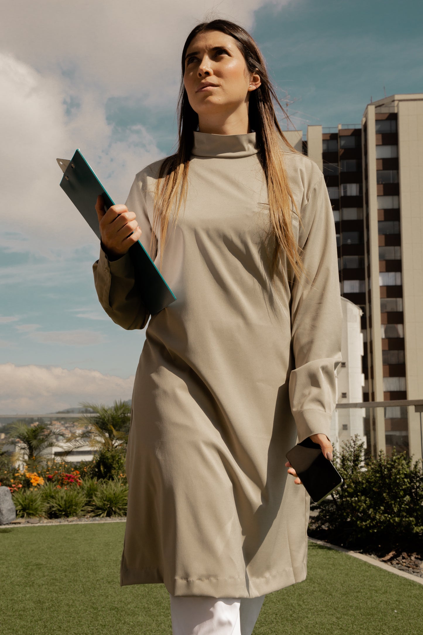 Renacer - Bata de Protección Femenina