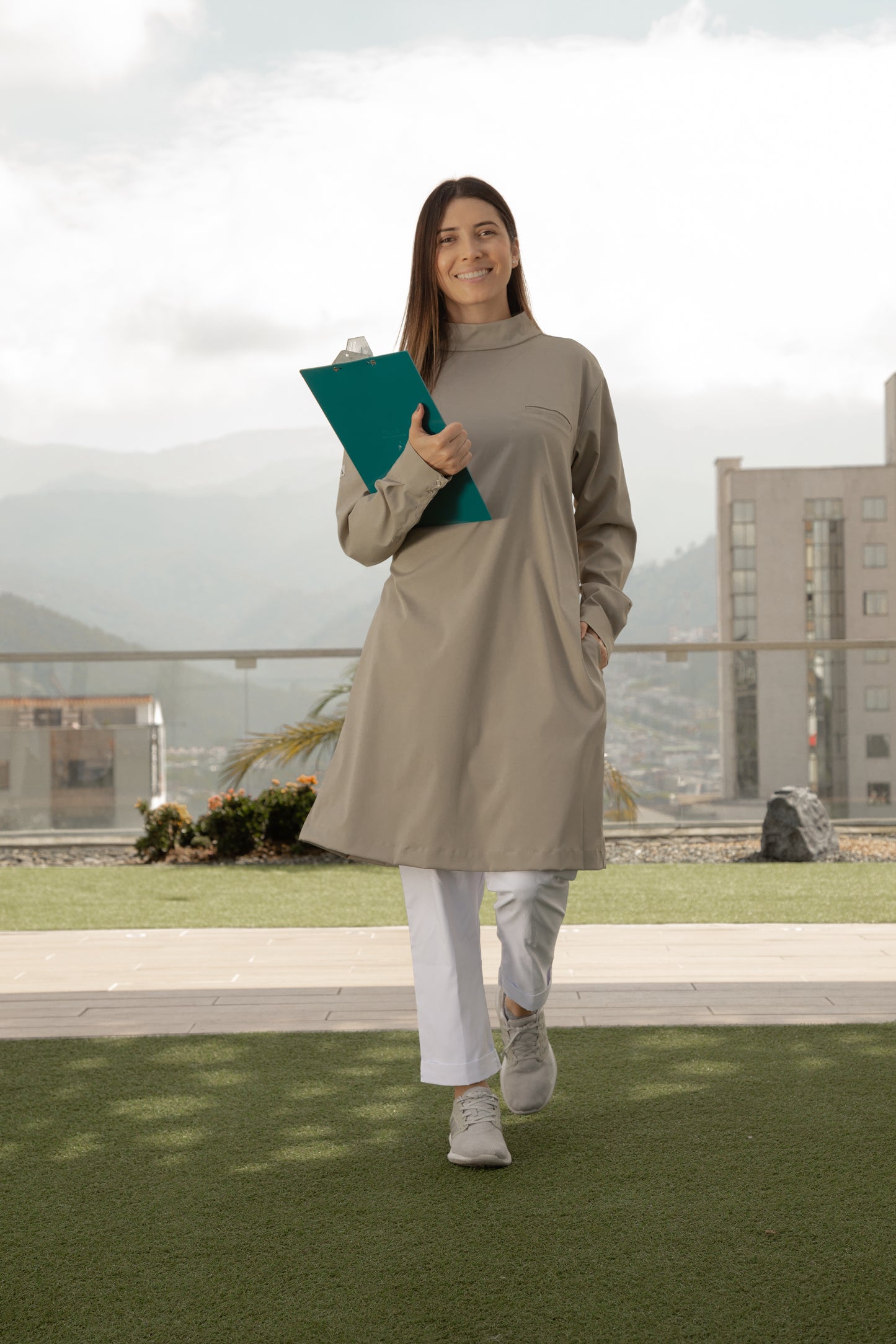 Renacer - Bata de Protección Femenina
