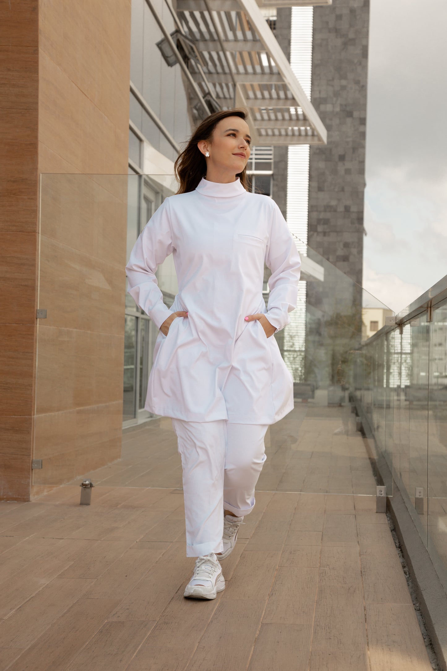 Renacer - Bata de Protección Femenina